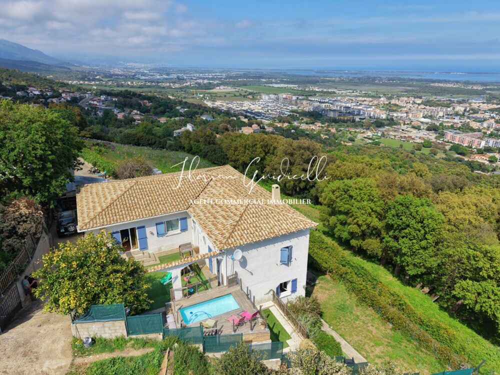 Villa avec deux logements  213 m²  Vue mer panoramique  Borgo