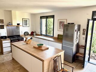  Villa  vendre 6 pices 350 m