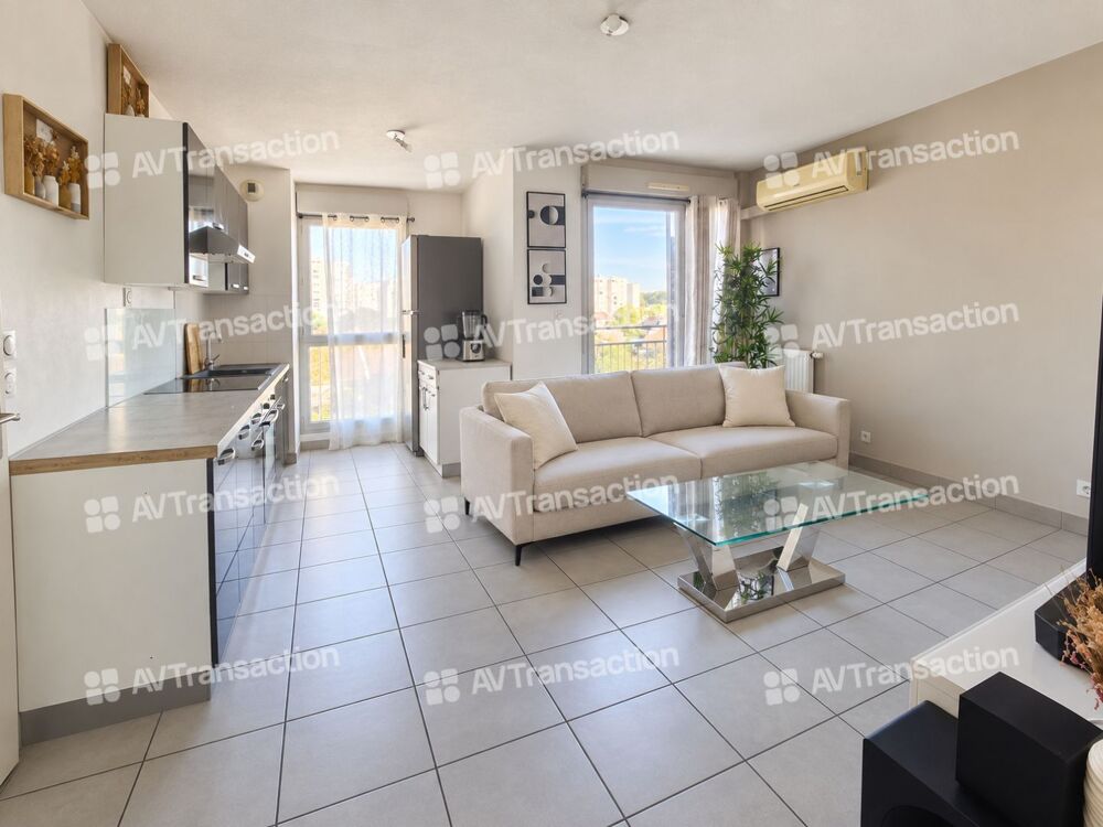 Vente Appartement T2 de 2010 – 42 m² avec balcon et garage -CLIMATISE -  Etage 3/3 Vaulx-en-velin
