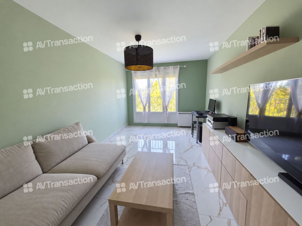 Vente Appartement T2 ENTIEREMENT RENOVE DE 53 M² - PARKING - CAVE - VAULX VILLAGE Vaulx-en-velin