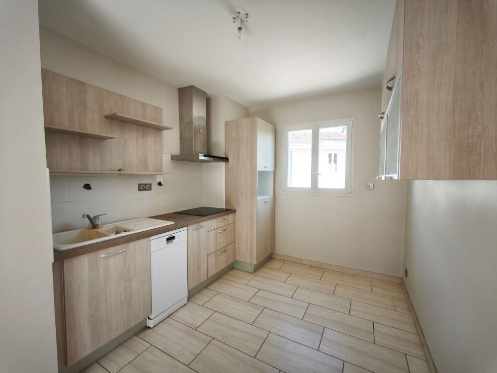 Vente Maison JONZAC – PAVILLON DE PLAIN-PIED – DPE C – À 2 KM DU CENTRE-VILLE Saint germain de lusignan