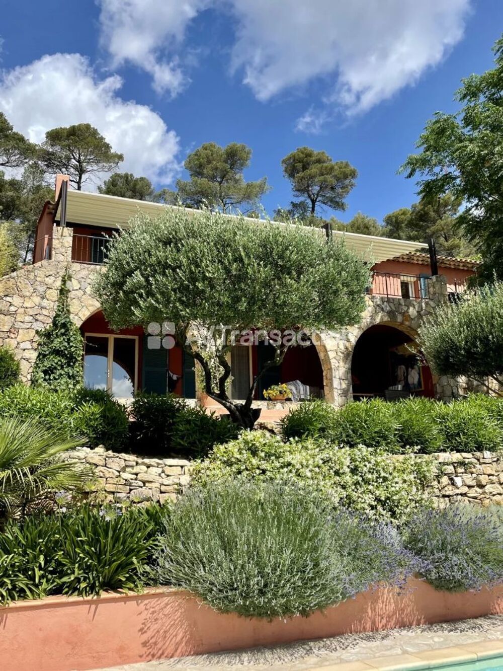 Maison 5 pièces 210 m² · à Lorgues · 210 m² · 995 000 €