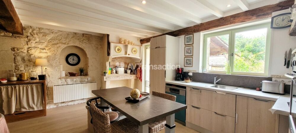 33180 ST SEURIN DE CADOURNE - MAISON EN PIERRES 243M² 6 CHAMBRES