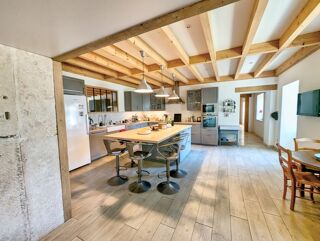  Villa  vendre 7 pices 220 m