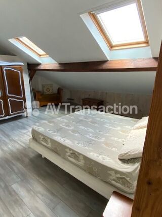  Appartement à louer 3 pièces 98 m²
