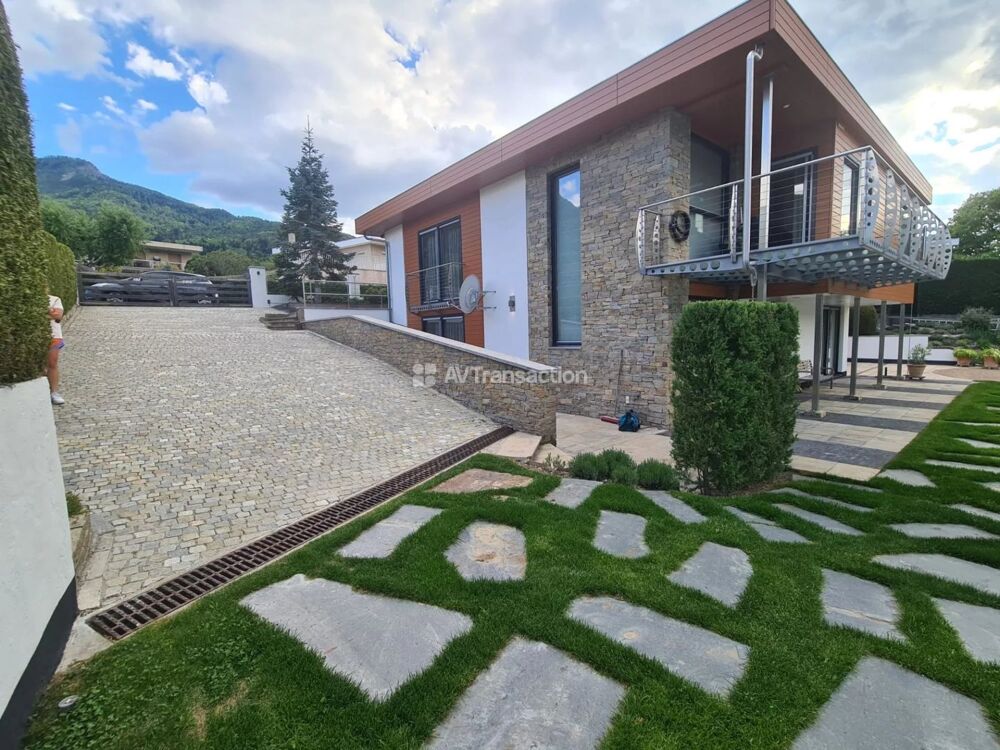 � vendre  Villa Savines-le-Lac (05160)