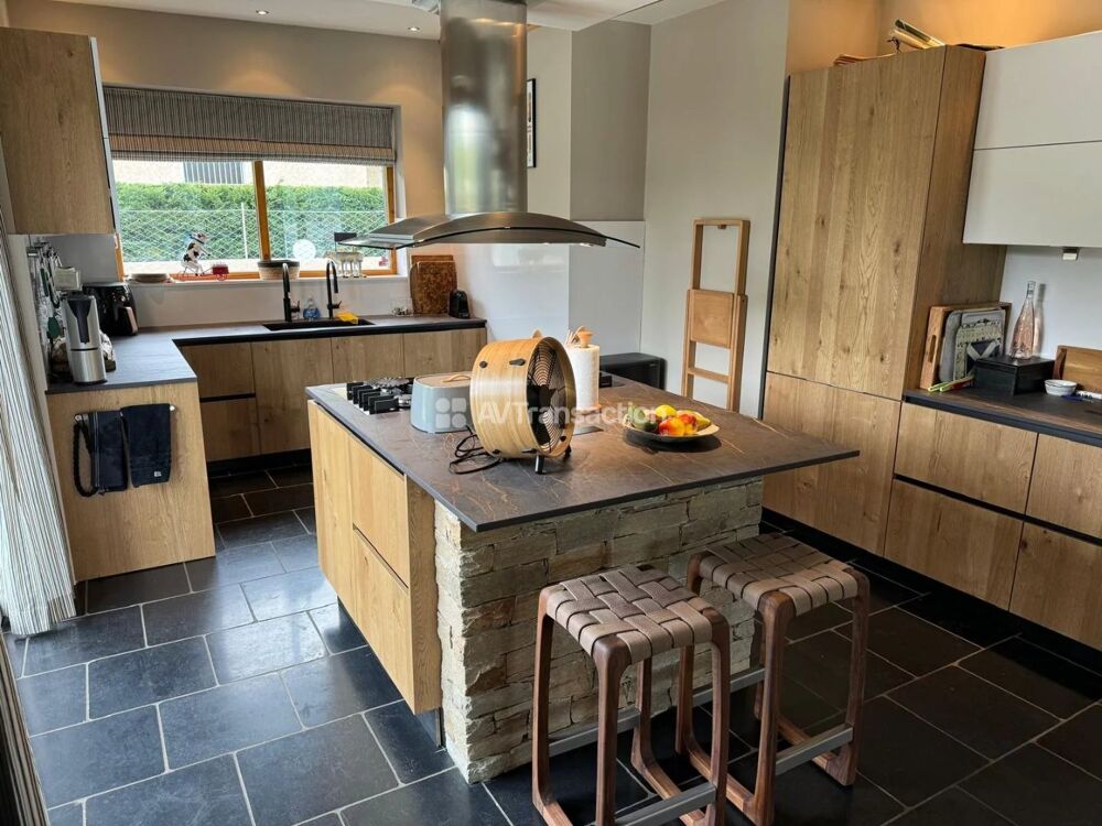 � vendre  Villa Savines-le-Lac (05160)