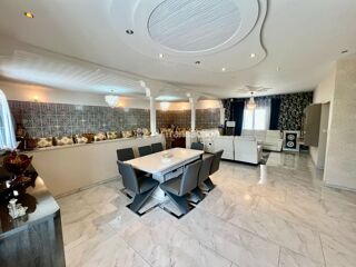  Maison  vendre 15 + pices 490 m