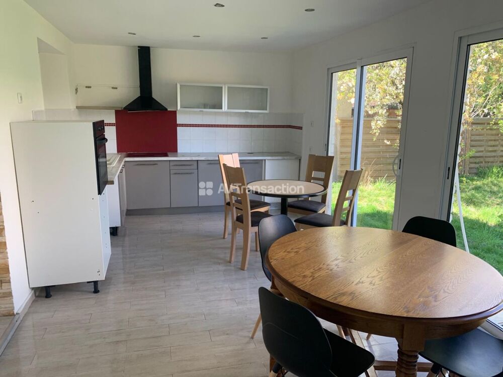 Grande maison avec 17 chambres  Idéale investisseur