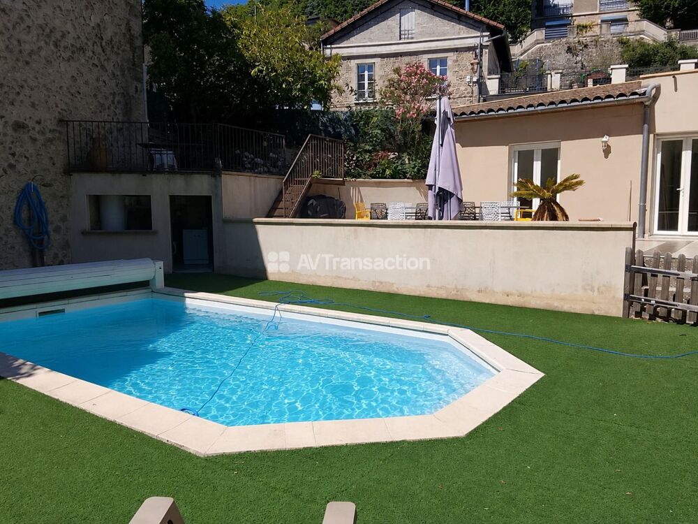 Maison 9 pièces 180 m² · à Vals-les-Bains · 180 m² · 325 000 €