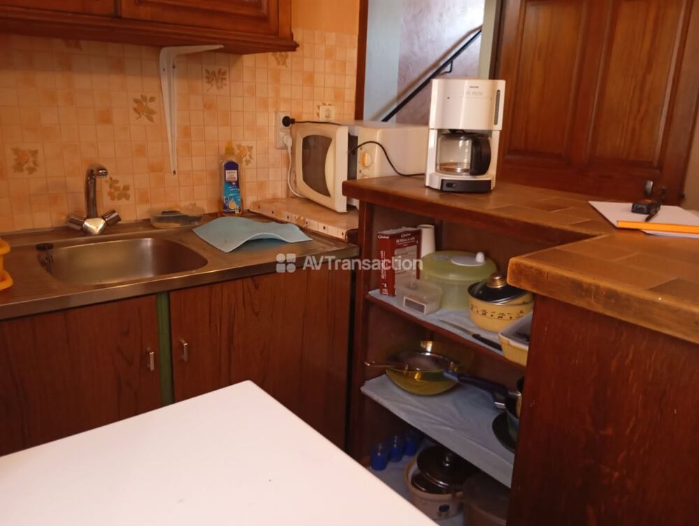 CALLAS : A LOUER Appartement de 2 pièces 33m2, balcon.