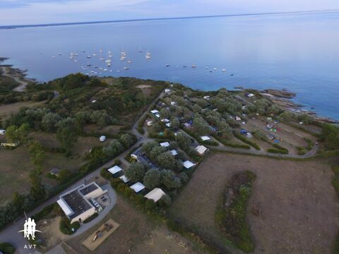   CAMPING SUR L'ILE DE GROIX  VUE ET ACCES PLAGE TERRAIN 22 000 M² 
