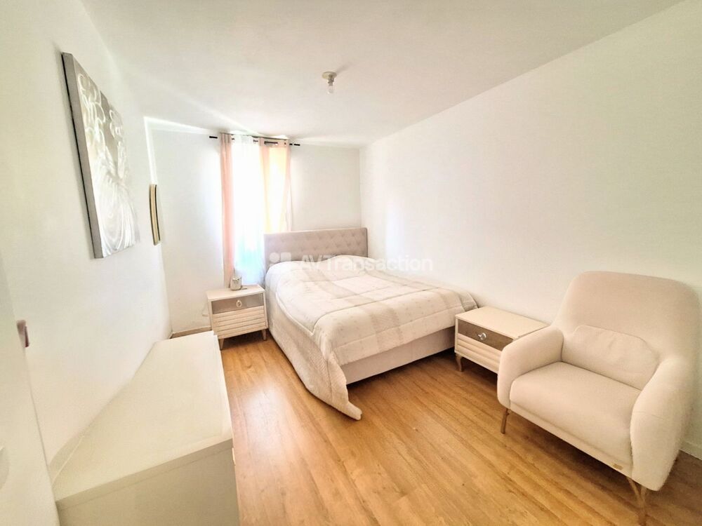 Vente Appartement Superbe T4 80 m²entièrement rénové avec balcon de 10 m² - Garage Vaulx-en-velin