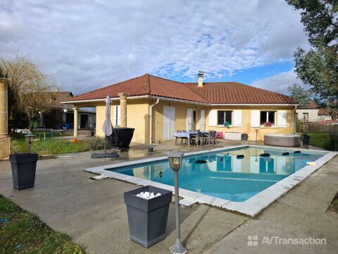   Maison contemporaine de plain-pied -166 m� - 4 Chambres - Terrai Maison - 7 pi�ce(s) - 166 m�