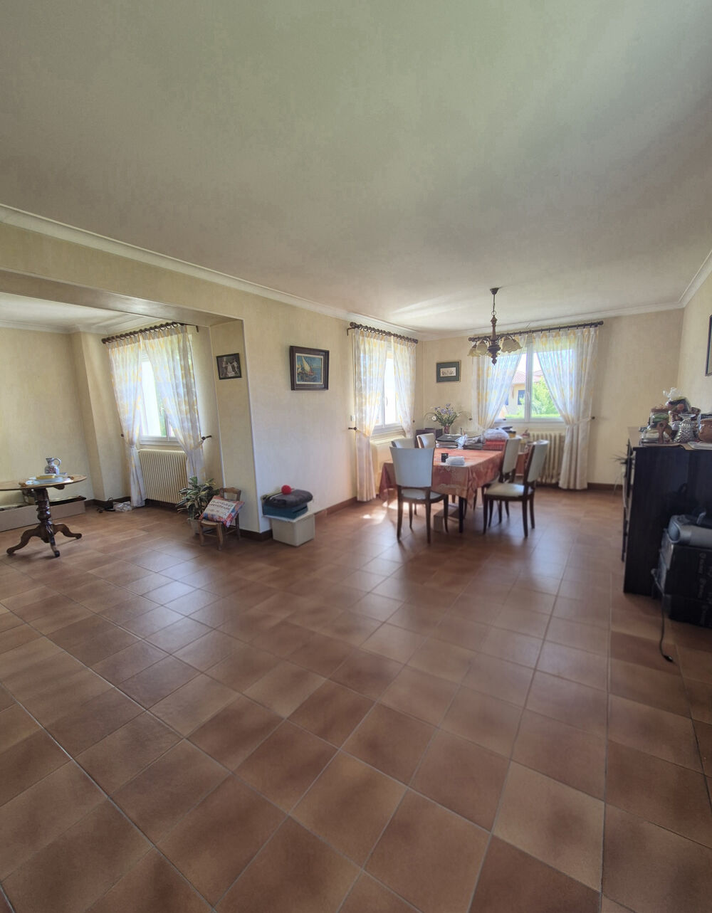 Laiz centre Maison 151 m2 avec studio indépendant et terrain de 1 888 m2