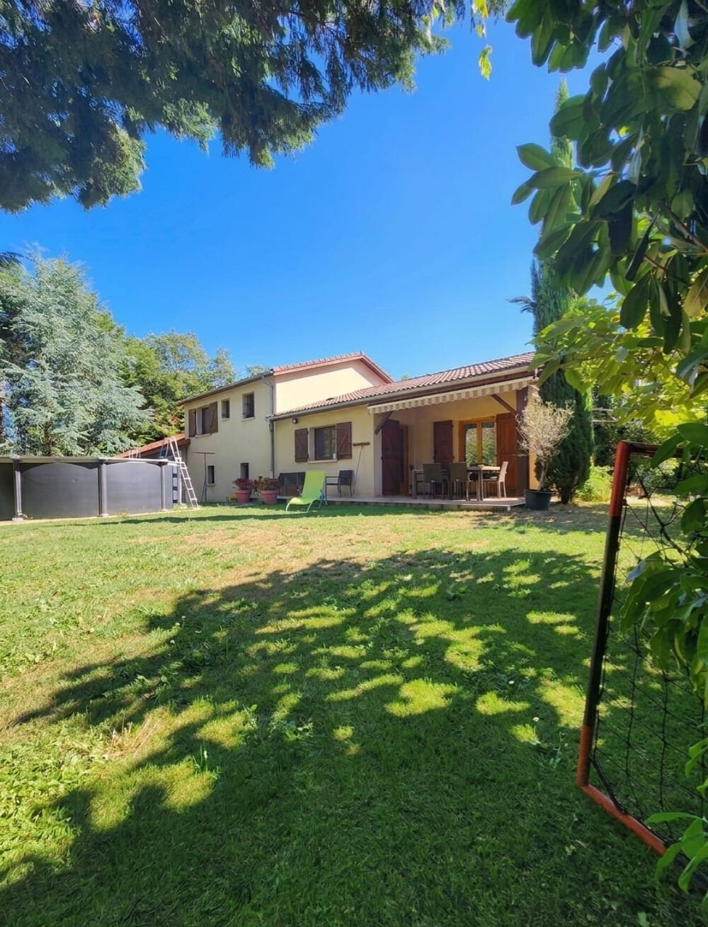 Maison Perrex 4 chambres AU CALME double garage
