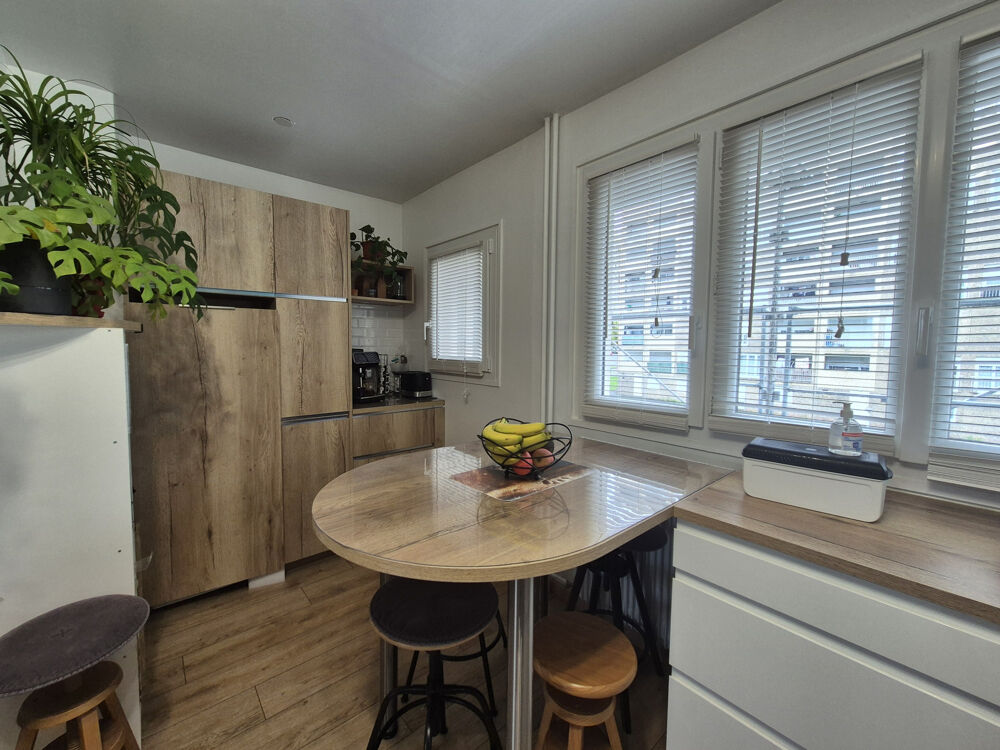 Appartement T4 entièrement rénové avec balcon, cave et parking Mâcon