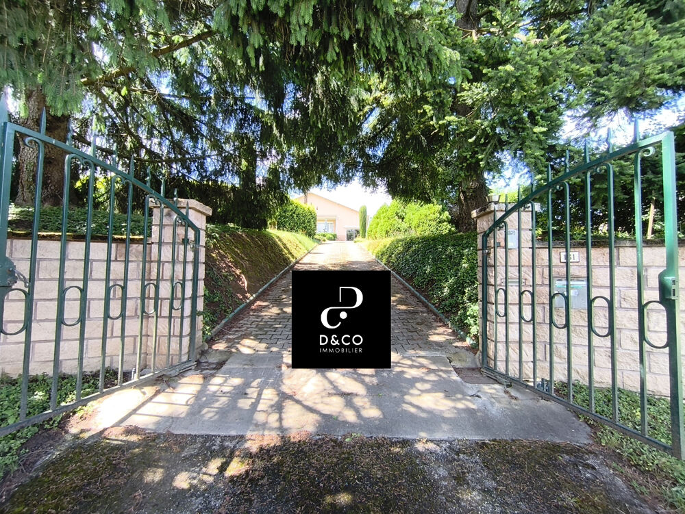 MAISON à RÉNOVÉE, BEAU TERRAIN