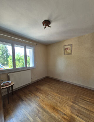 Vente Maison Maison de plain-pied avec 2 644 m2 de terrain st jean sur veyle St jean sur veyle