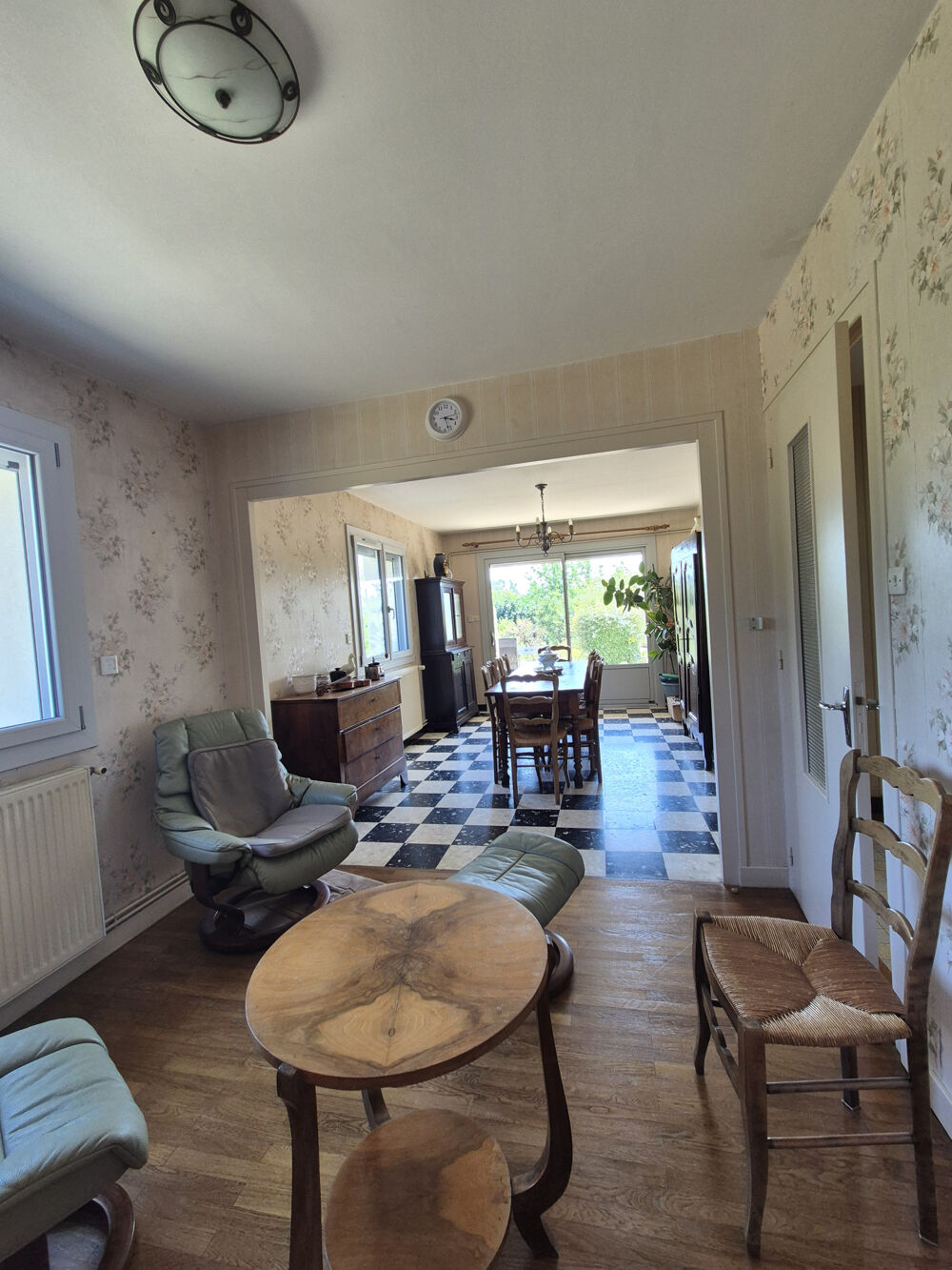Maison de plain-pied avec 2 644 m2 de terrain st jean sur veyle