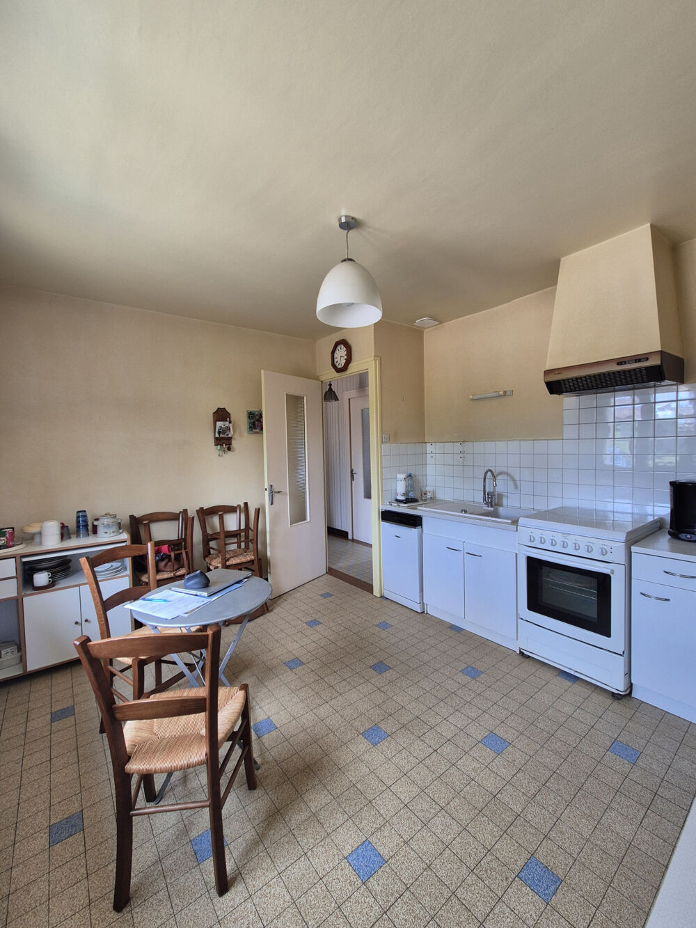 Maison de plain-pied avec 2 644 m2 de terrain st jean sur veyle
