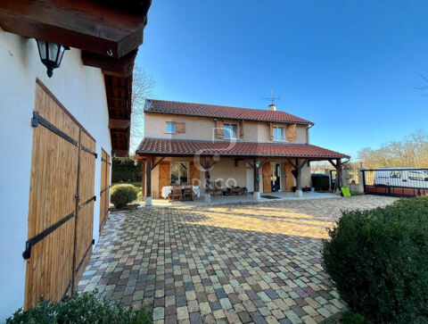   BELLE MAISON � PROXIMITE DE FEILLENS Maison - 7 pi�ce(s) - 129 m�