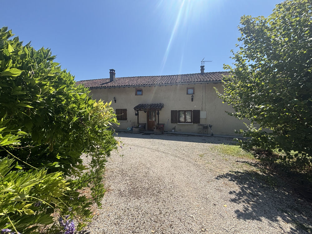 Jolie ferme dans un coin tranquille de confrançon