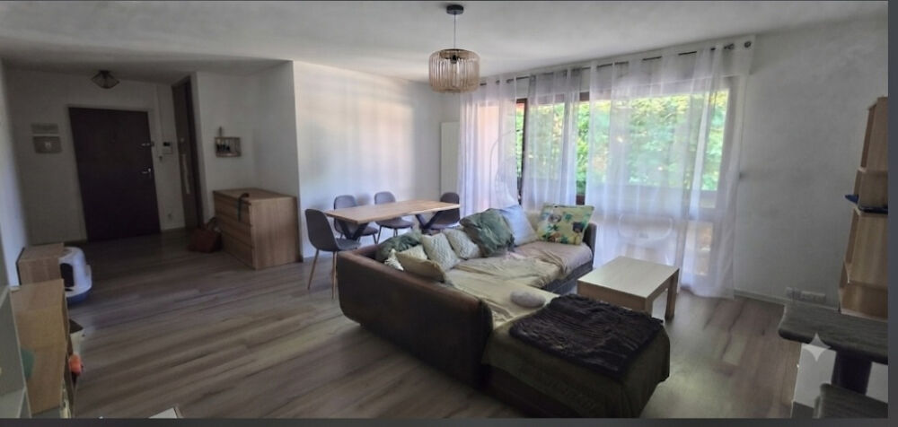 Appartement Pont de Veyle 2 balcons 3 chambres