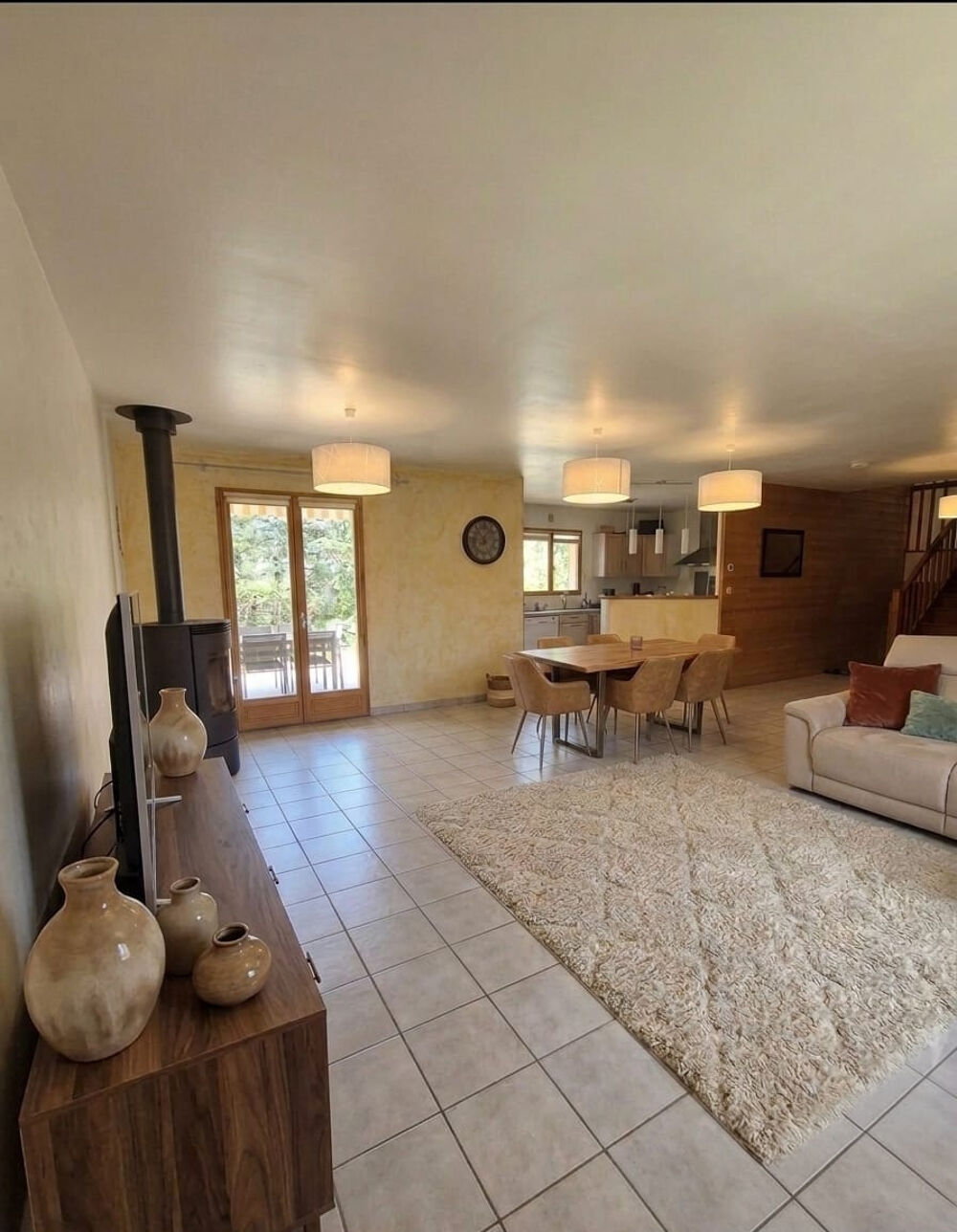 Maison Perrex 4 chambres AU CALME double garage
