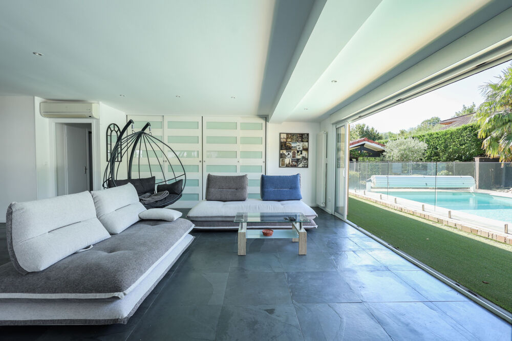 Vente Maison RARE À GRIÈGES   Superbe maison de plain-pied de 192 m2 avec piscine Grieges