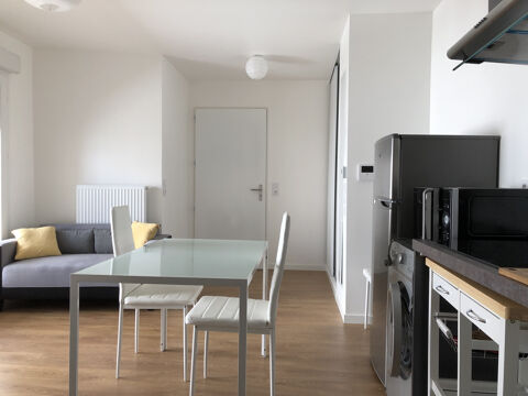   APPARTEMENT T2 A BEGLES 34 M2 PLACE DU 14 JUILLET Appartement - 2 pi�ce(s) - 35 m�