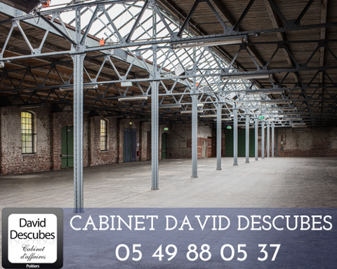 A LOUER BATIMENT A USAGE PROFESSIONNEL AVEC MAGASIN, ENTREPOT ET BUREAU 4250 79100 Thouars