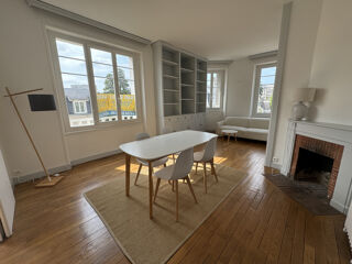  Appartement à louer 3 pièces 77 m²