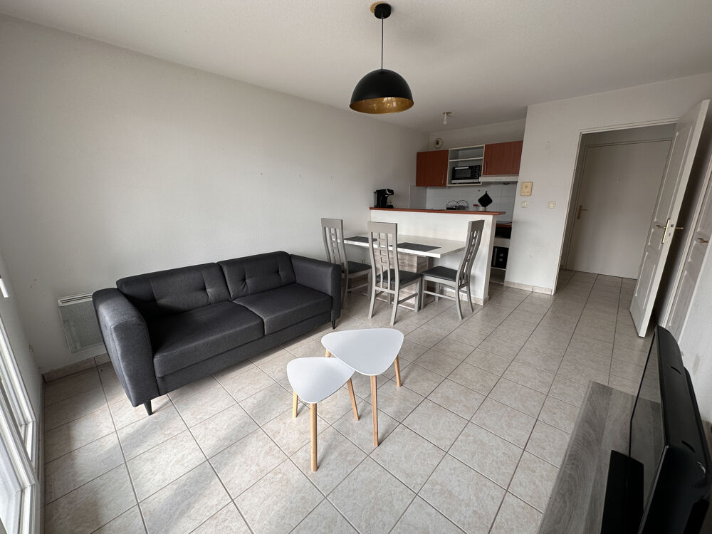 Location Appartement LIMOGES - APPARTEMENT MEUBLÉ - T2 - Place des Carmes Limoges
