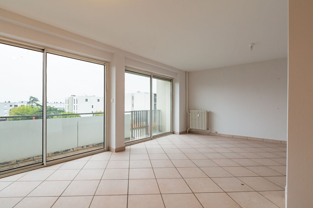 Vente Appartement Appartement T4 75 m2 avec balcon, cave et parking couvert, avenue Victor Hugo, 26000 VALENCE Valence