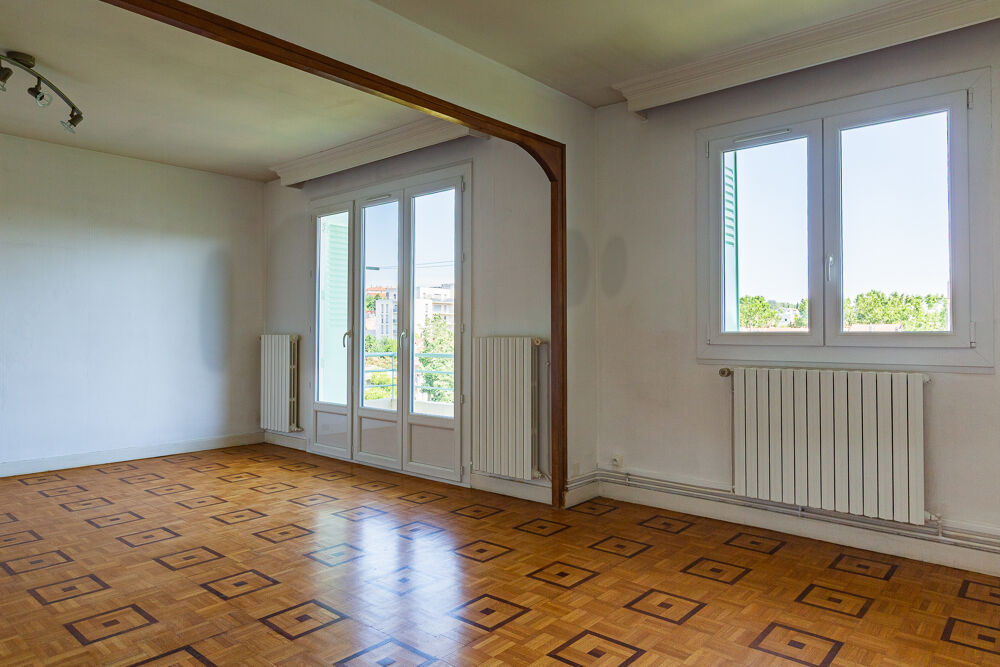 Appartement T4 dernier étage avec 2 balcons et cave 26000 VALENCE