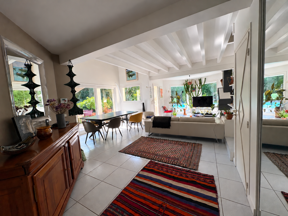 Vente Maison Maison T7 de 135.47 m2 avec piscine et annexes sur terrain de 1053 m2, 07500 GUILHERAND-GRANGES Guilherand granges