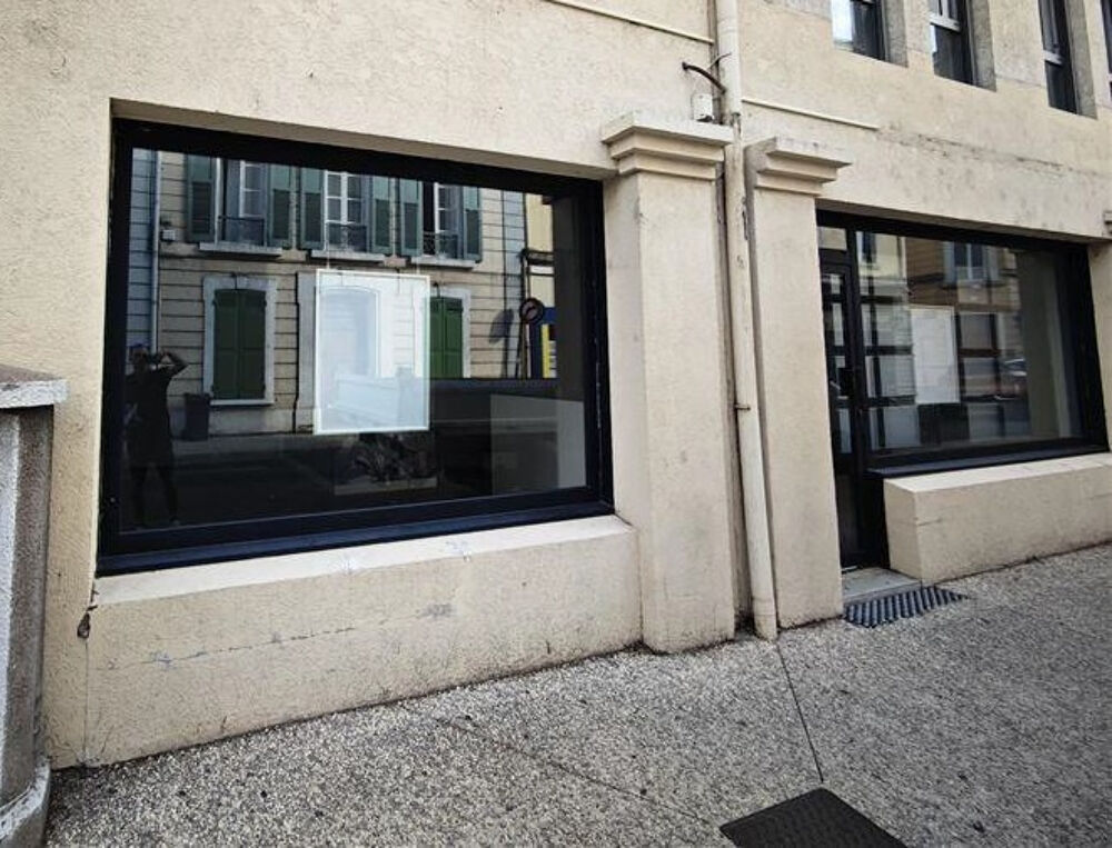   Local avec 2 parkings, et 2 caves, Rue des Alpes, 26000 VALENCE 