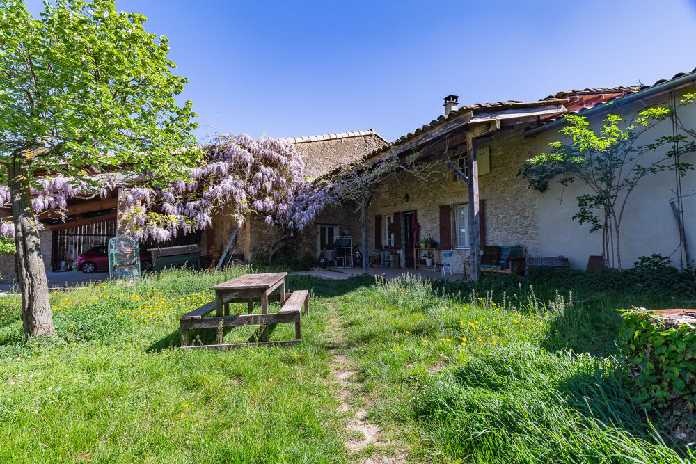 Vente Maison PROPRIÉTÉ DE 359 M2 SUR 1,17 HA   4 ESPACES DE VIE    26120 MONTVENDRE Montvendre