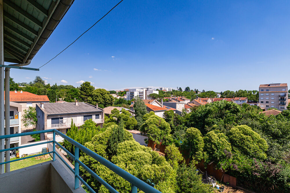 Appartement T4 dernier étage avec 2 balcons et cave 26000 VALENCE