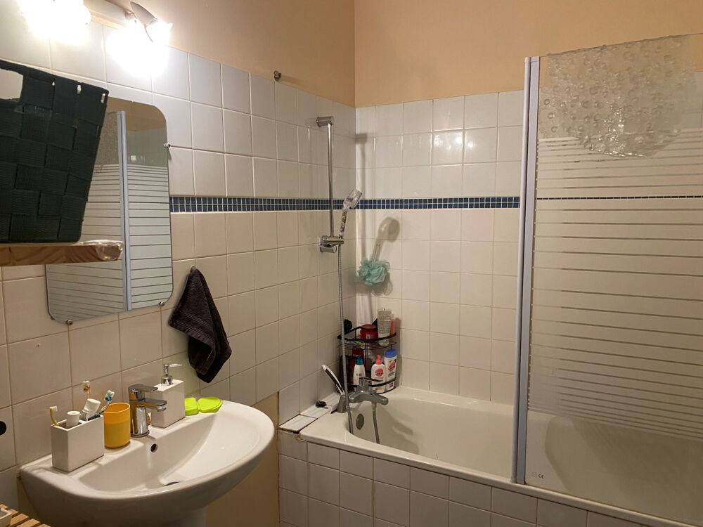 Appartement 3 pièces de 73,99 m2, balcon, vendu loué 17 Rue pêcherie 26100 ROMANS SUR ISERE