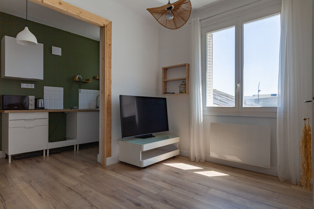 Appartement T1 avec cave vendu loué, Résidence LE CAPRICORNE A, 26000 VALENCE