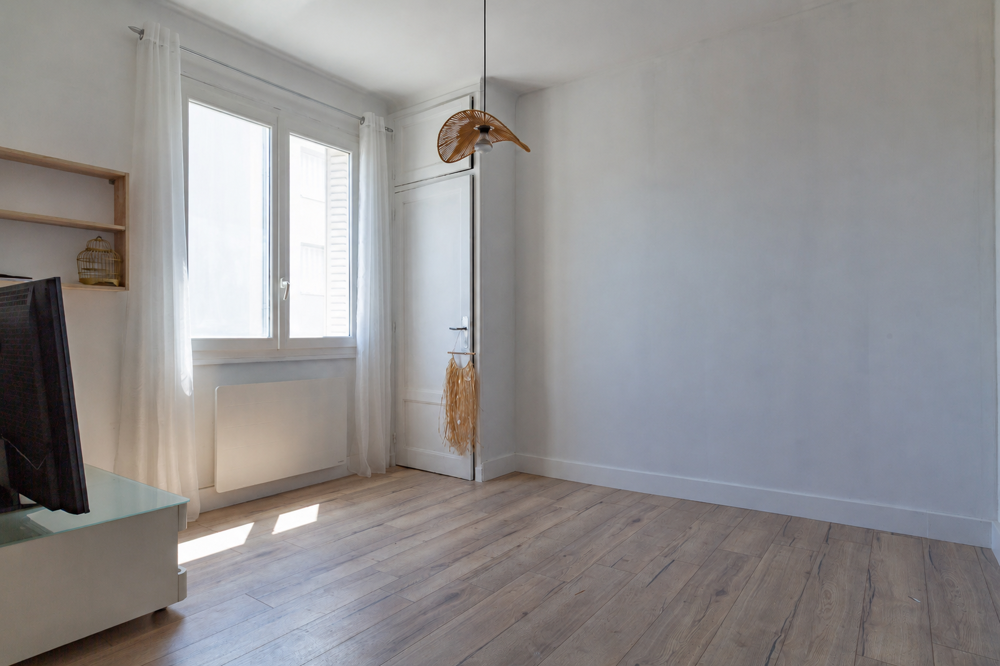 Appartement T1 avec cave vendu loué, Résidence LE CAPRICORNE A, 26000 VALENCE