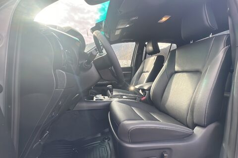 Hilux 2.8 204 BVA INVINCIBLE 4PL 2026 occasion 73730 Cevins