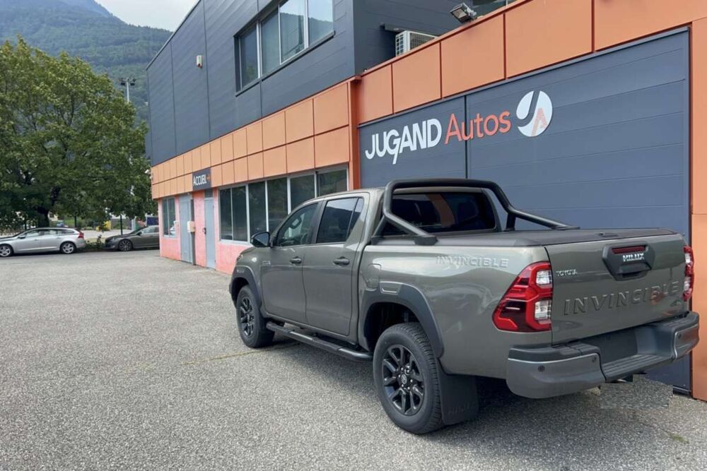 Hilux 2.8 204 BVA INVINCIBLE RIDEAU 2026 occasion 73730 Cevins