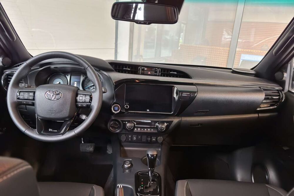 Hilux 2.8 204 BVA INVINCIBLE 4PL 2026 occasion 73730 Cevins