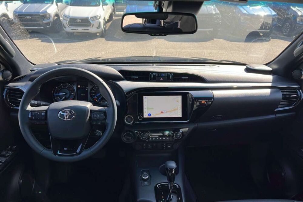 Hilux 2.8 204 BVA INVINCIBLE 4PL 2026 occasion 73730 Cevins