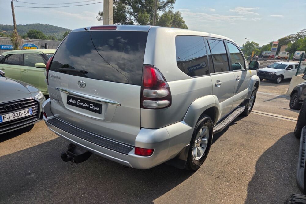 Land Cruiser 3.0 D-4D 173 VXE 8 PLACES 2008 occasion 73730 Cevins