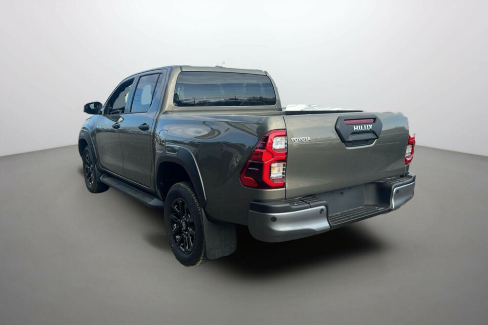 Hilux 2.8 204 BVA INVINCIBLE 4PL 2026 occasion 73730 Cevins