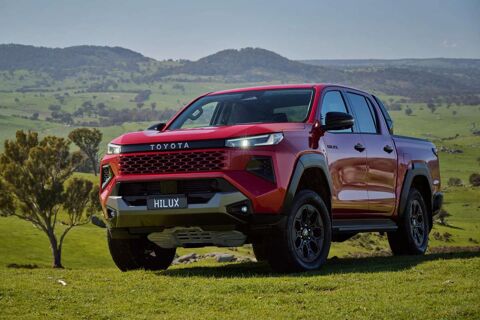 Hilux NEW 2.8 204 BVA CONFORT 4PL 2026 occasion 73730 Cevins